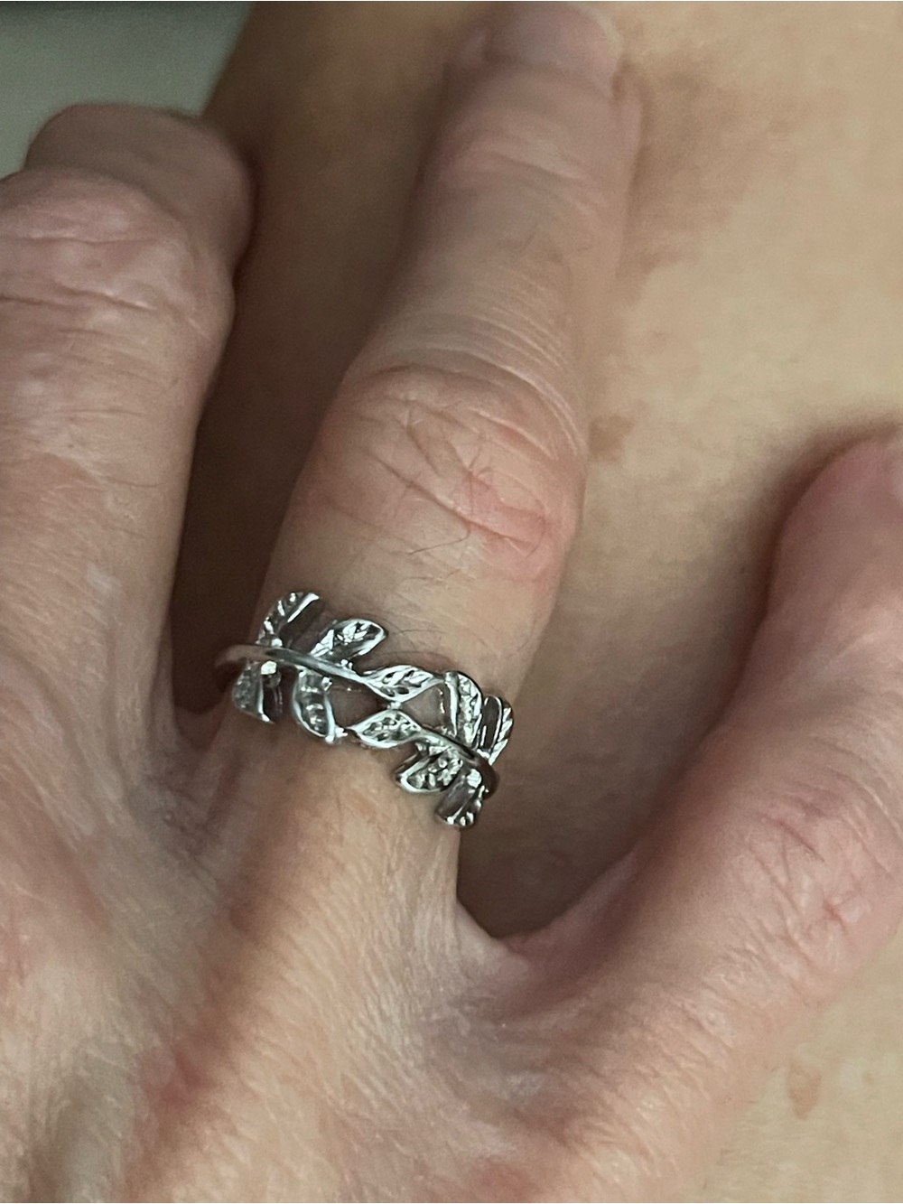 Sterling Silver Leaf Band Ring - Silver Leaf Motif - Picture 6 of 6